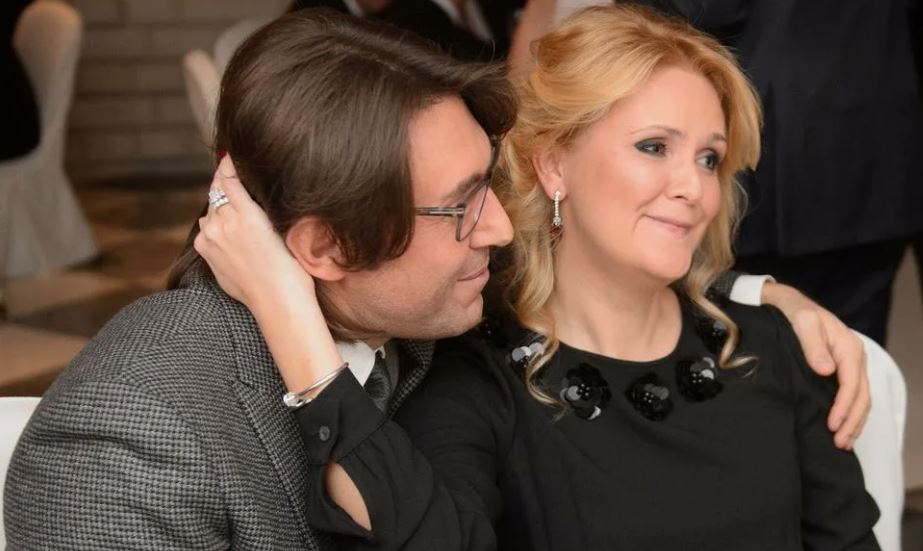 Развод Малахова: супруги уже живут раздельно — однако вместе отправили сына в школу
