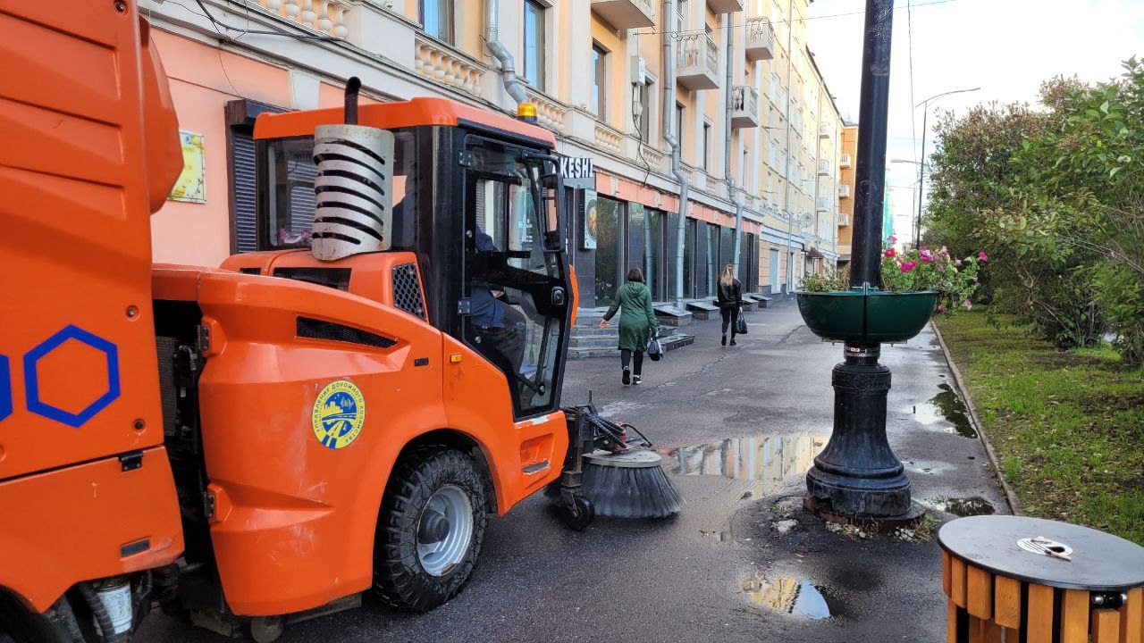 Председатель Горсовета Мурманска поздравил работников дорожного хозяйства с профессиональным праздником