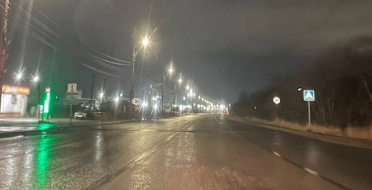 В Мурманске на ул. Подгорной столкнулись две легковушки — травмы получила несовершеннолетняя пассажирка