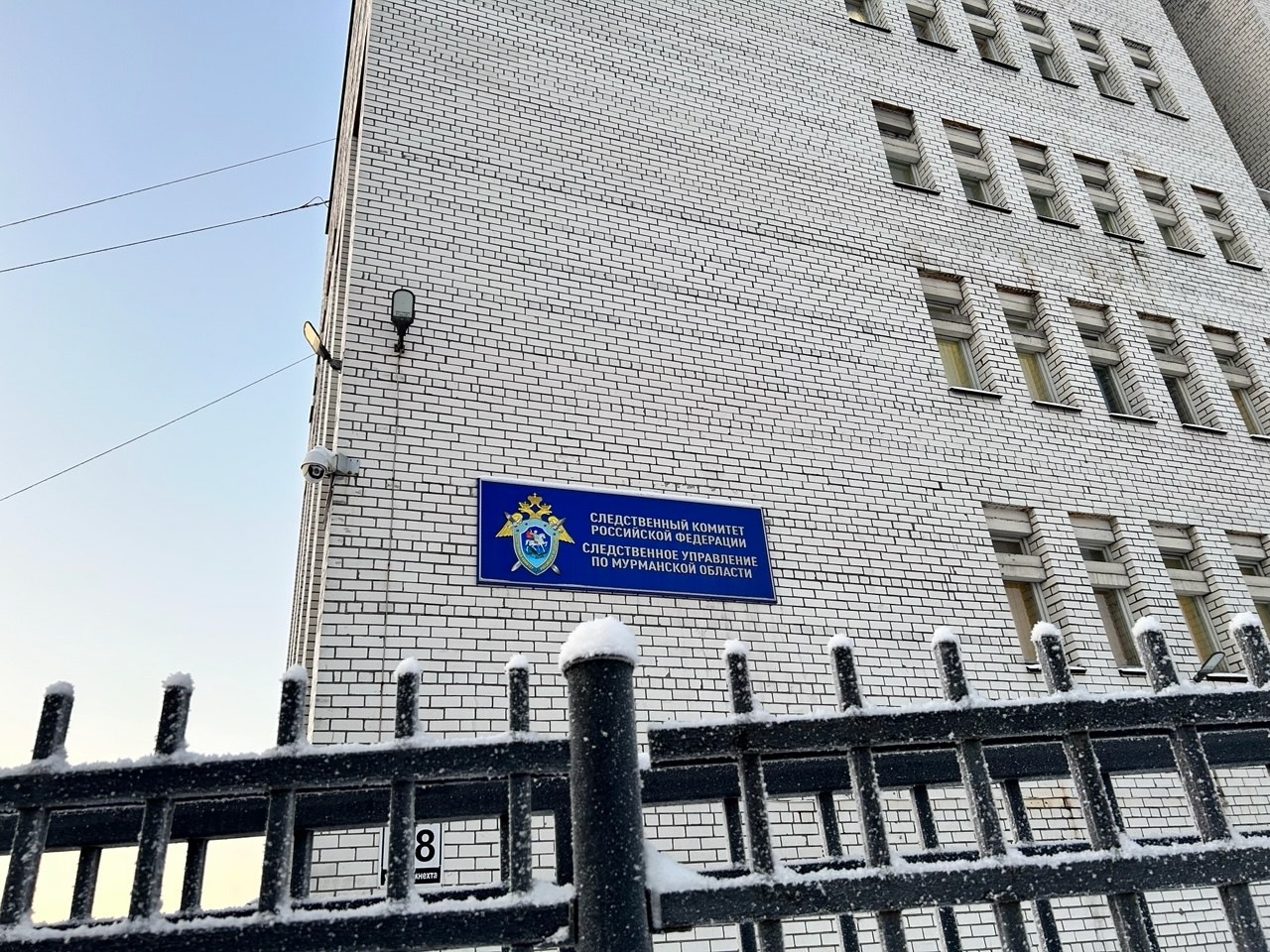«Достучались» до Бастрыкина: Следком занялся мурманским домом, протекающим внутри и снаружи