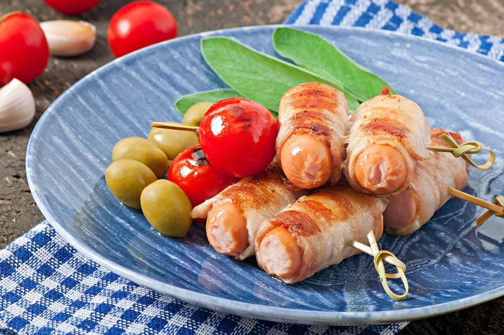 Вкусные рулетики на новогодний стол: главное, чтобы не развалились — подсказываем способы