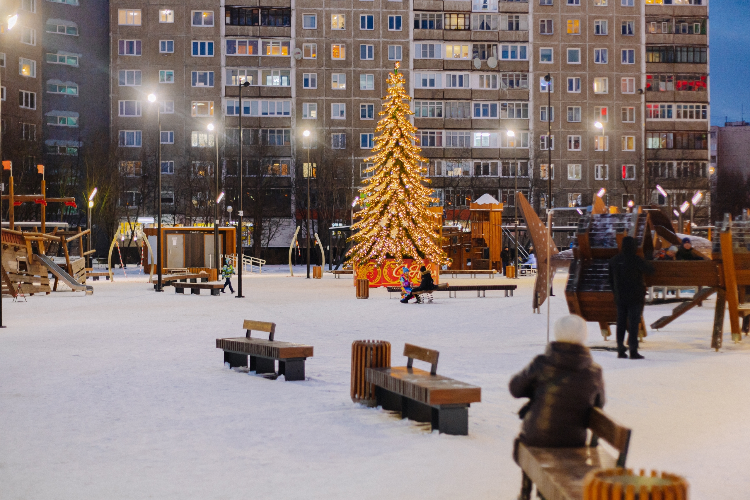 В Мурманске за травмы ребенка на детской площадке 200 тыс.руб. штрафа присудили работнику компании-подрядчика