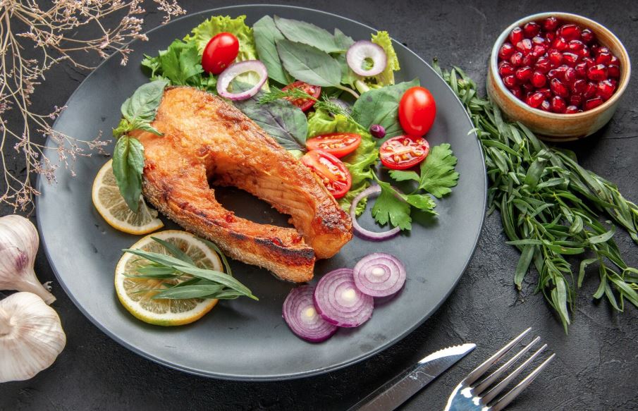 Отличное новогоднее блюдо — красная рыба в цитрусовой глазури: быстро, вкусно, по фэншуй