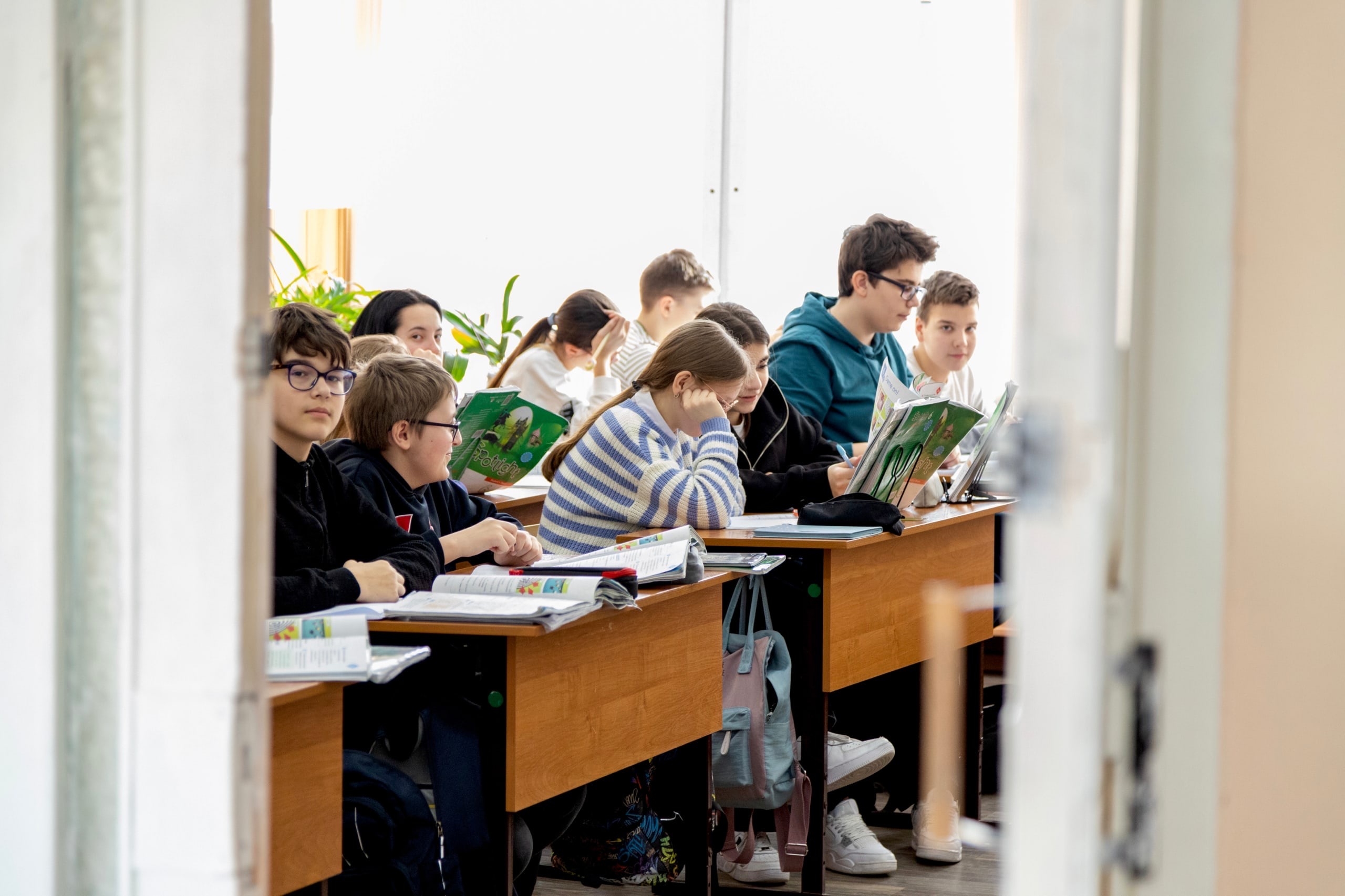 В школах Мурманска вводят новую пропускную систему — родителям пояснили, как их детям попасть на учебу