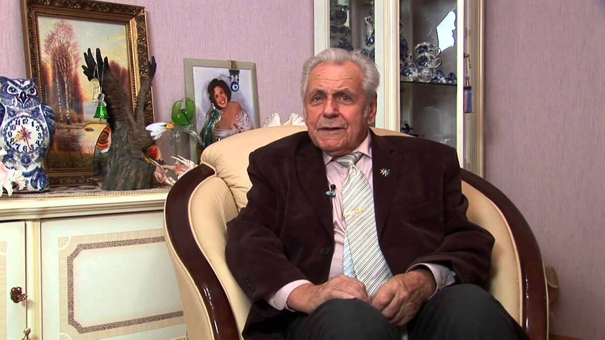 Философия Ивана Неумывакина: никакой воды во время еды — иначе будете гнить изнутри