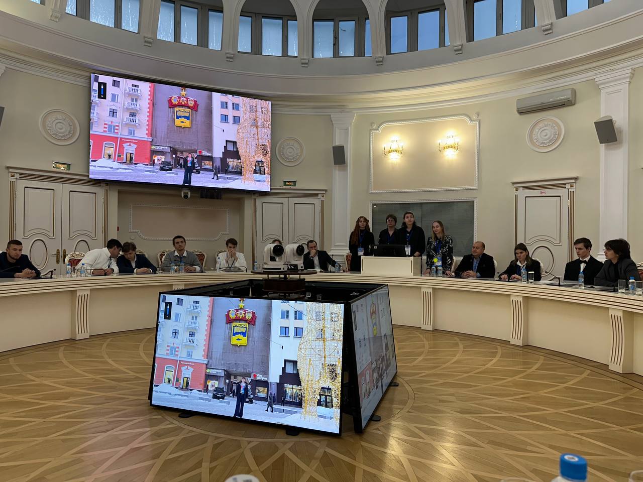 Мурманские студенты создали научно-популярные маршруты для школьников и представили их в Москве