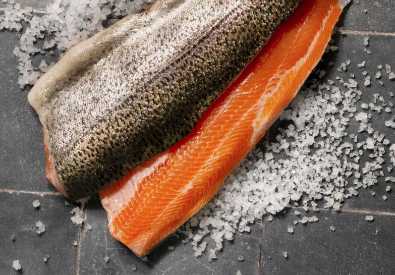 Сложная форель: как приготовить дорогую рыбу вкусно — 3 варианта маринадов и 2 нарезки