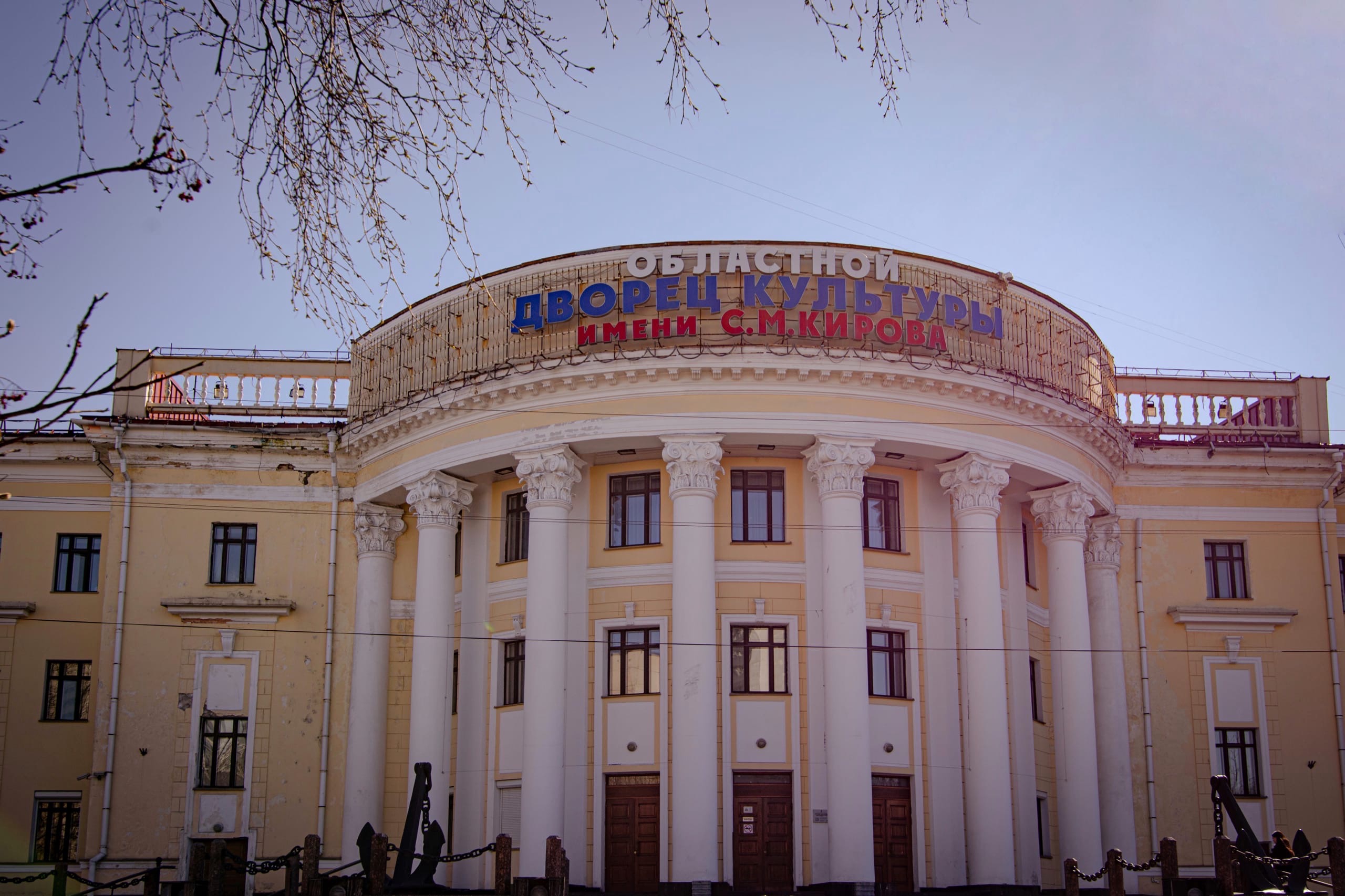 Новогодние песни и колядки споют на «Рождественских встречах» в Мурманске