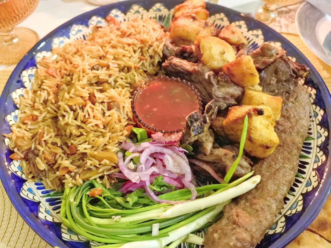 Рис с мясом на ужин: вместо плова — готовится быстрее, съедается мгновенно