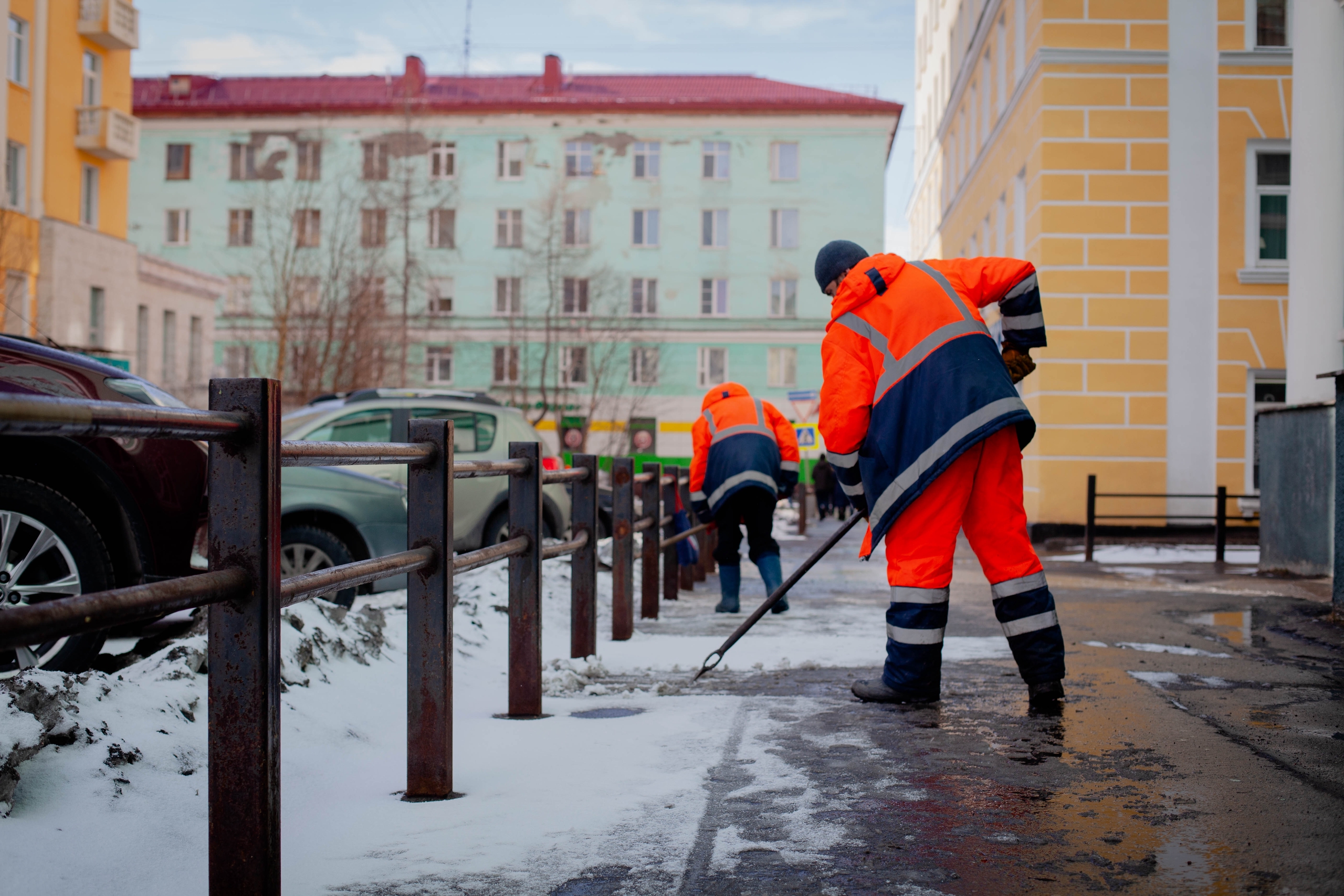 Деньги для подростков и пожилых: сколько заплатят за «Работу рядом» в Заполярье в 2026 году
