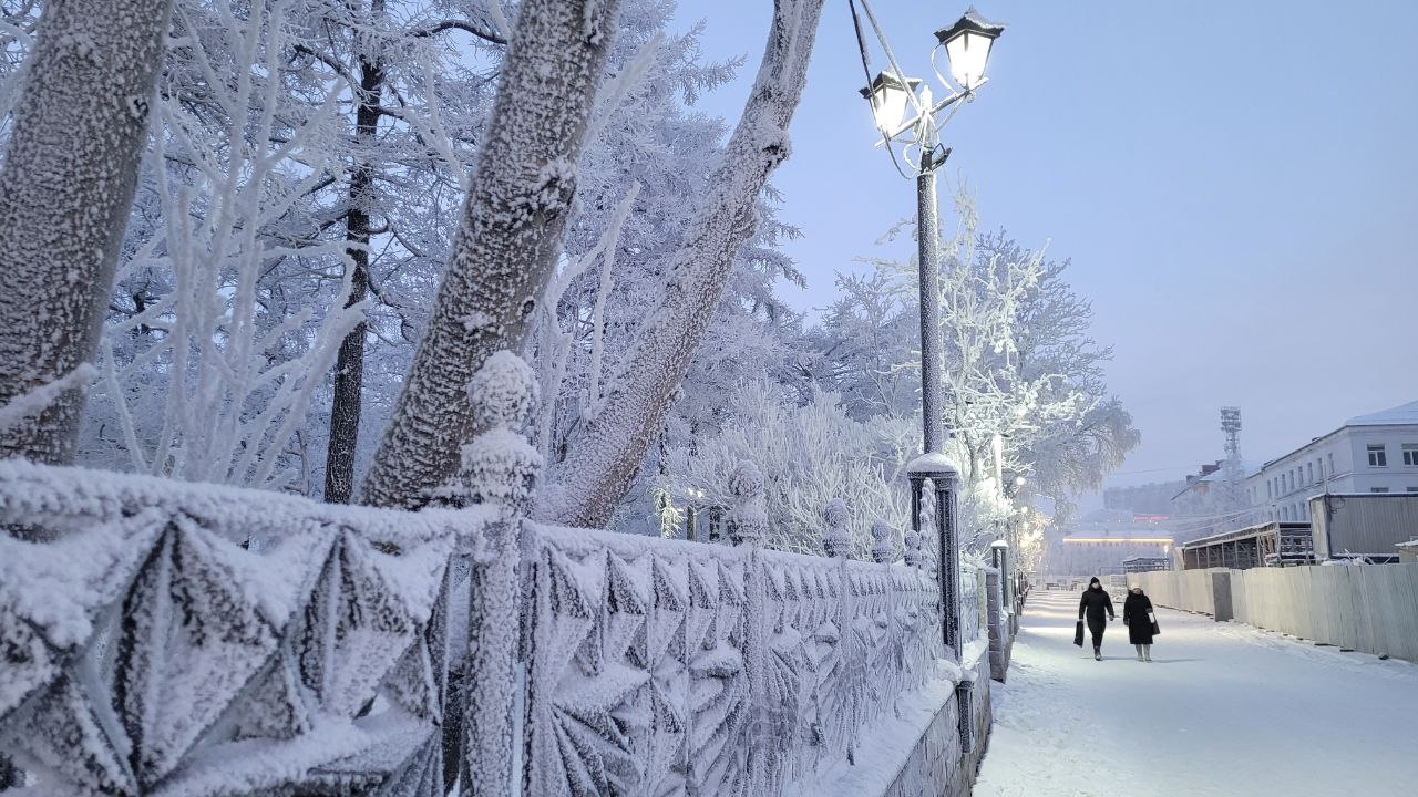 «-18-33° и ледяной туман»: после снежного плена на Мурманскую область обрушатся арктические морозы