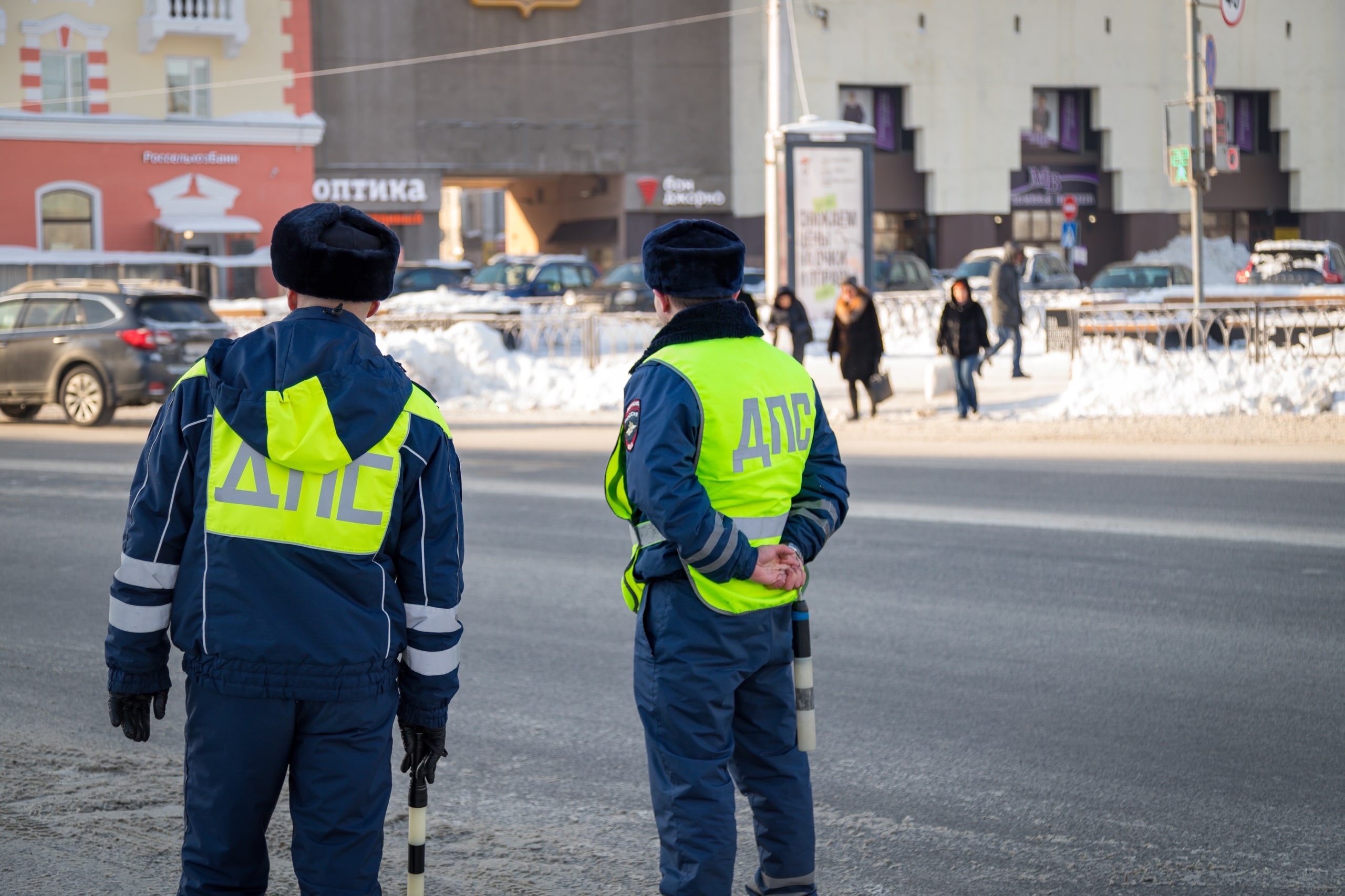 Залетел в сугроб и лишится прав: в Заполярье за 4 дня сотрудники ДПС поймали 23 нетрезвых водителей