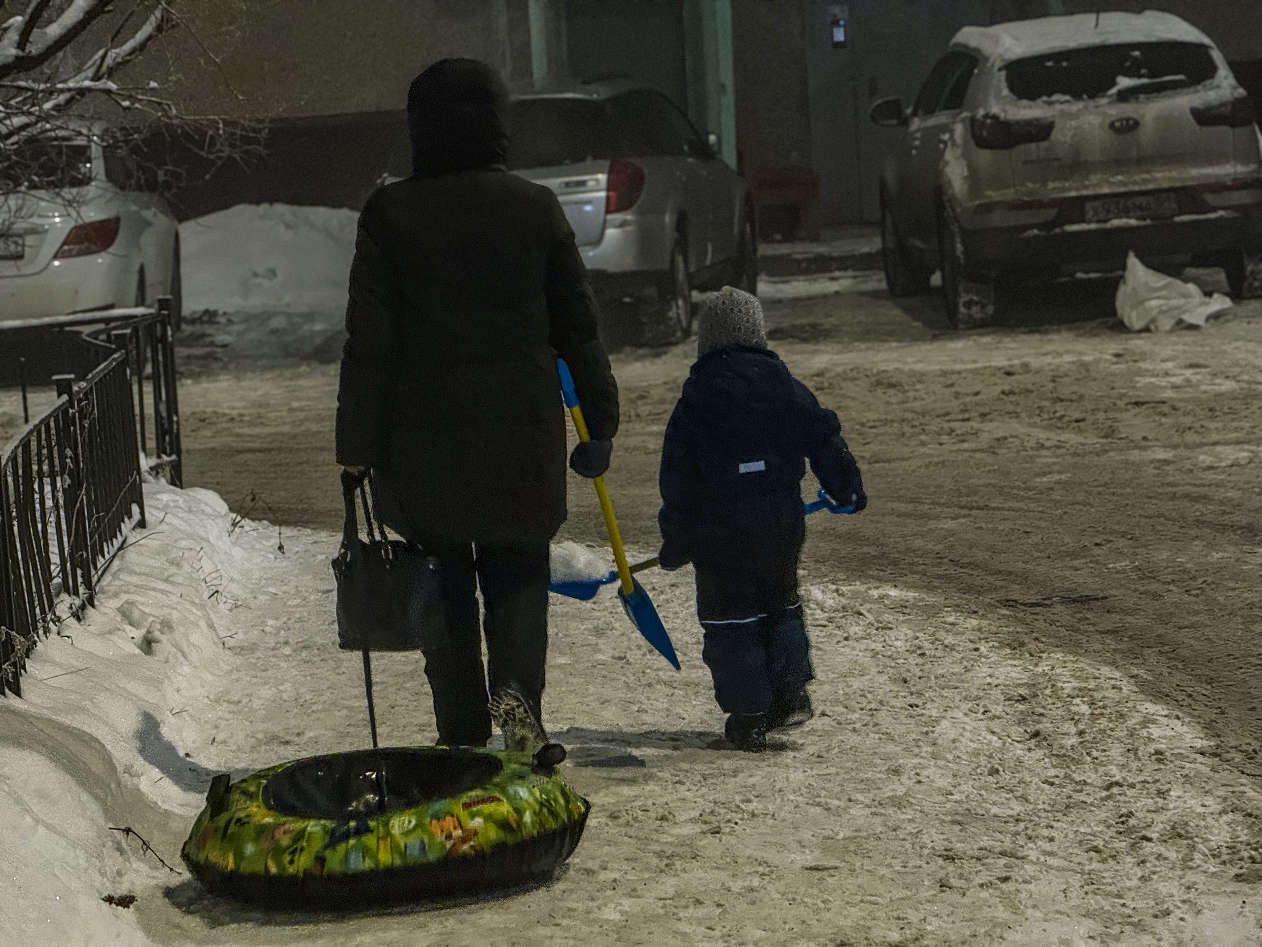 «Сыночка-корзиночка»: мурманский психолог объяснила, как северянки невольно лишают сыновей мужского будущего