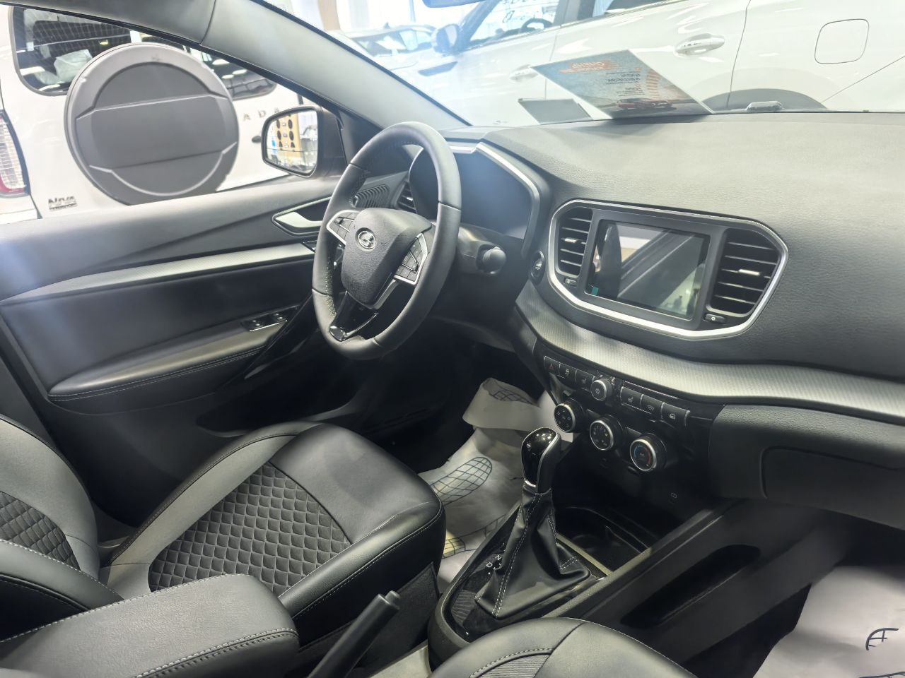 Volga vs Geely Monjaro: возрождение российской легенды на китайской платформе — уже этим летом