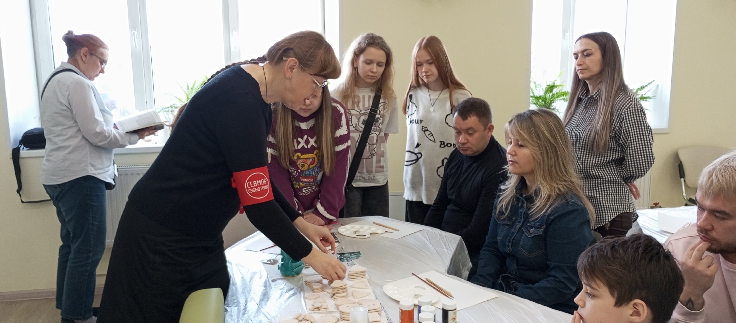 Дети в Мурманске рисовали на сувенирах морских планктонов