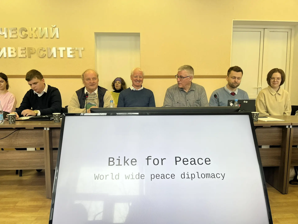 В Мурманск приехали норвежские велоактивисты, чтобы обсудить дружбу в Арктике