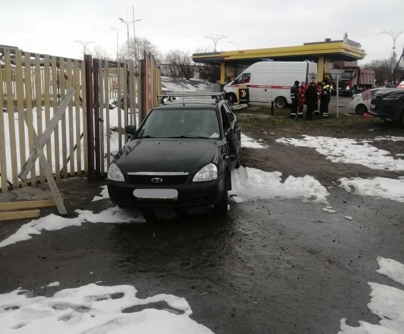 В Мурманске пенсионер на «Ладе» не пропустил «Лексус» и попал в больницу