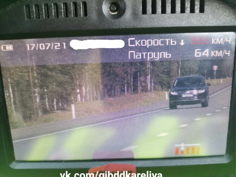 53-летний "гонщик" из Мурманской области попался ГИБДД в Карелии