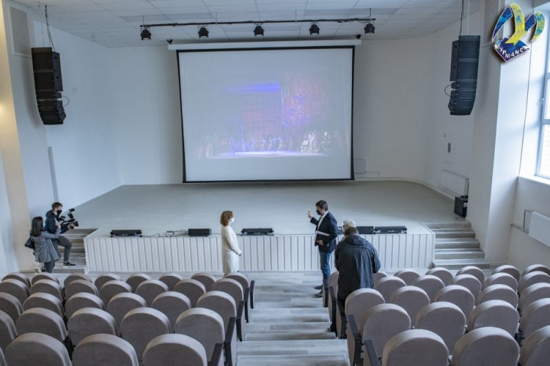 Виртуальный концертный зал построили в детской школе искусств Мурманска