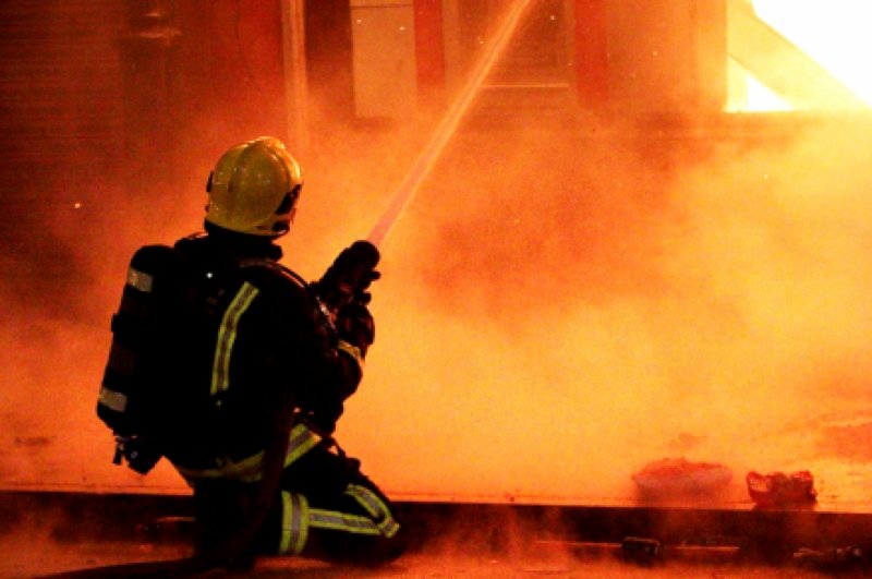 5 человек спасли из горящего дома в Апатитах