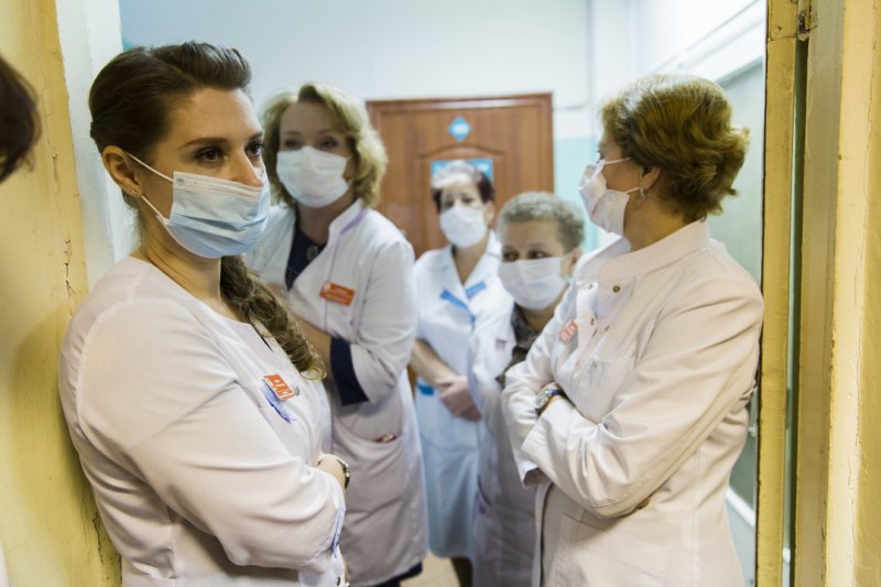 Медики, получившие "подъемные", должны будут отработать 5 лет в Мурманской области