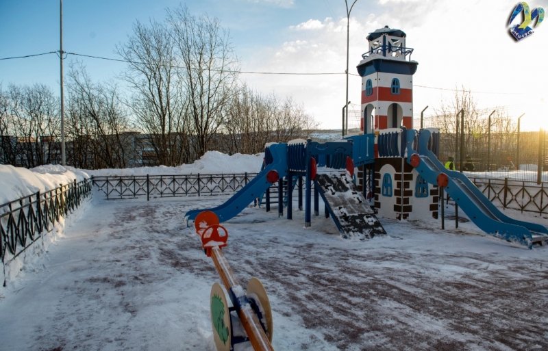 Уборку снега на спортплощадках контролируют депутаты Мурманска