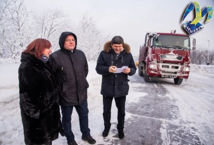 Проверили качество уборки от снега территории возле памятника Алеше в Мурманске