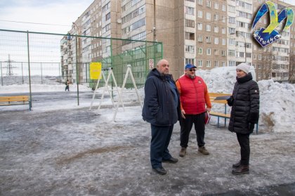 «Содержание детских и спортивных площадок в надлежащем состоянии играет важную роль в популяризации здорового образа жизни и занятий физкультурой. Речь идет не только об уборке, но и о текущем ремонте инфраструктуры», - прокомментировала Ирина Мазилкина.