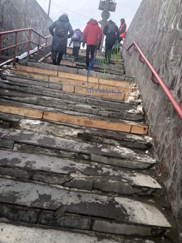 Ремонт лестницы подземного перехода на Пономарева затягивается