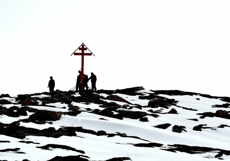 Поклонный крест установили в районе Дальних Зеленцов