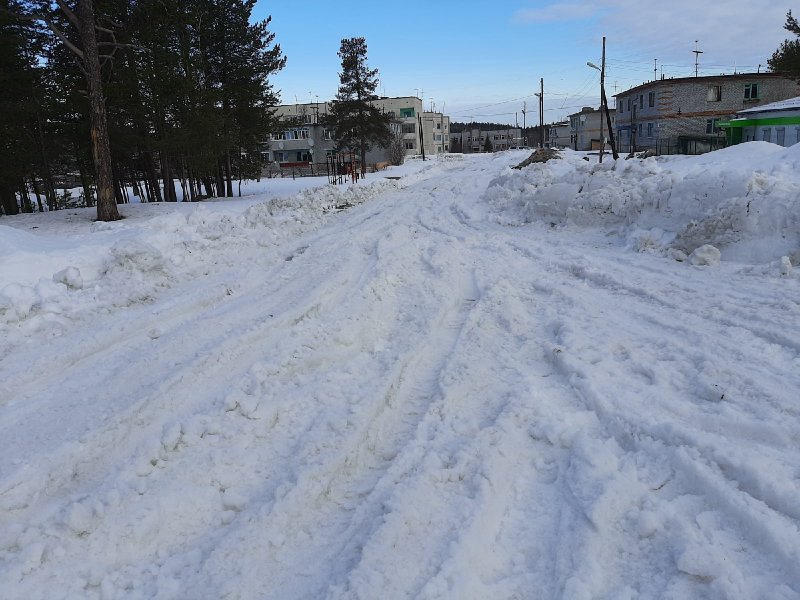 Погрязли в снежной каше дороги в Ёне