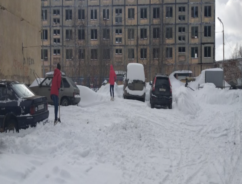 В Сафоново убрали снег после жалоб северян в соцсетях