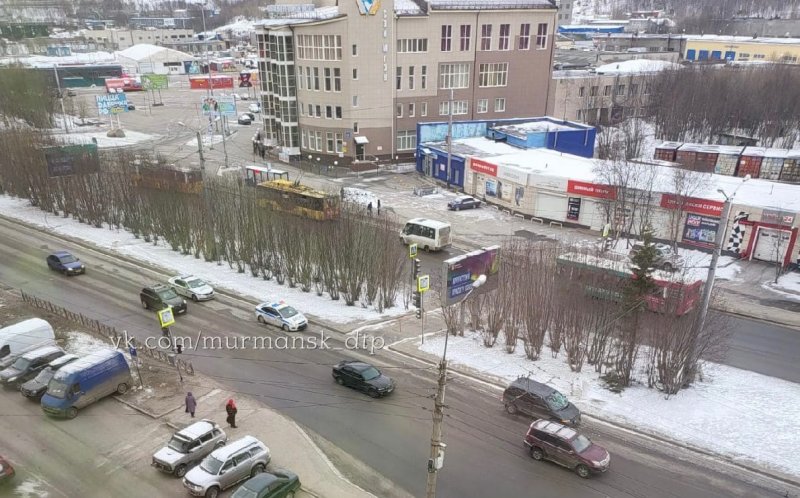 Пешеход выскочил на «красный» перед машиной в Мурманске