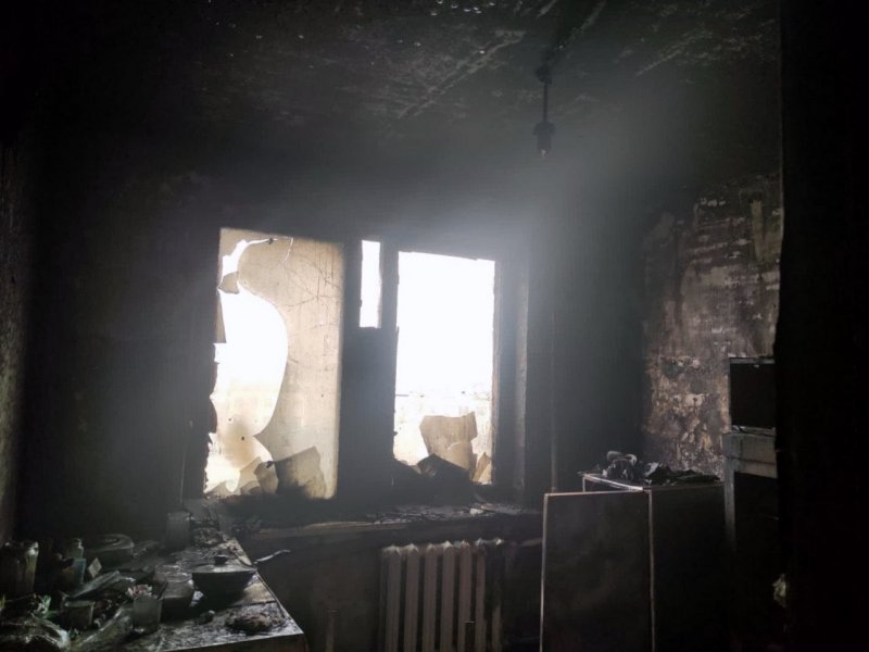 Просила о помощи из окна горящей квартиры пенсионерка в Снежногорске