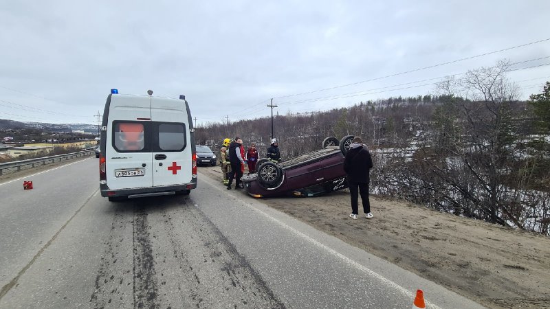 Z-автомобиль перевернулся на ровном месте в Североморске