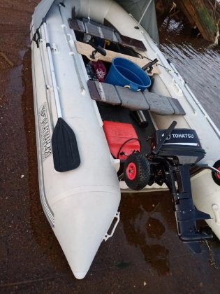 Лодку без пассажиров нашли в Баренцевом море