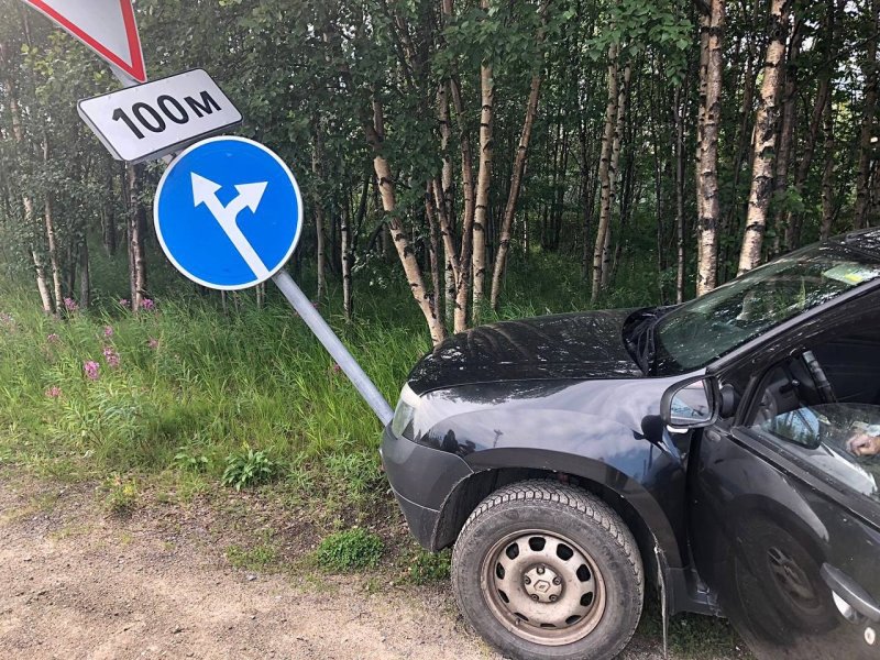 Водителя без сознания нашли в машине в районе Оленегорска