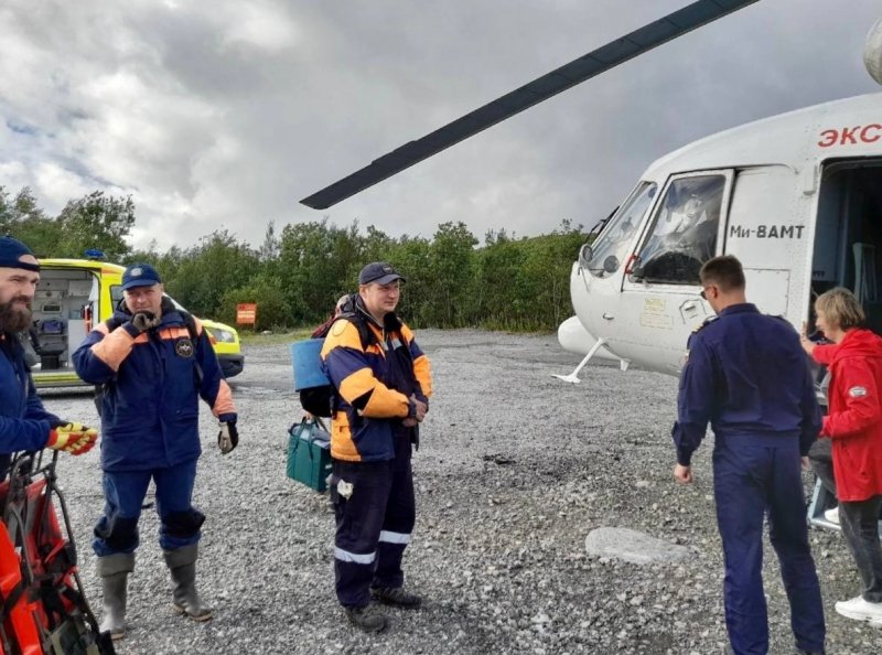 Обездвиженного мужчину спасли на вертолете в Кольском районе
