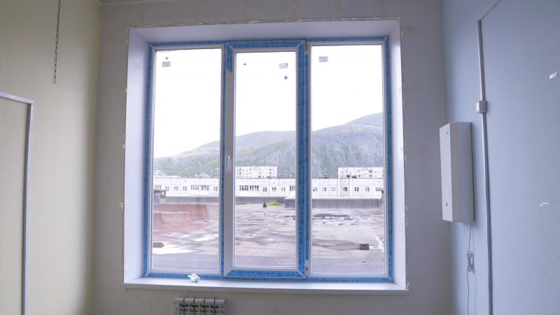 Нет ни одного старого окна в школах Кировска