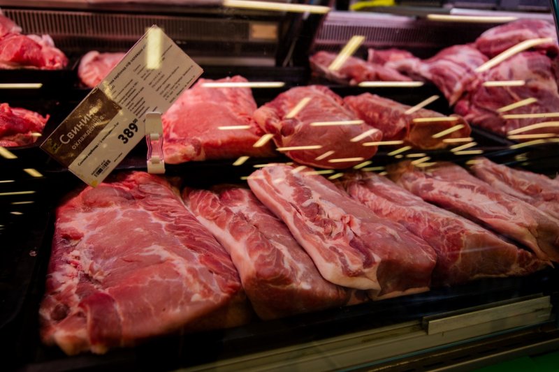 5 мясных стейков и подгузники украл житель Мурманска из магазина
