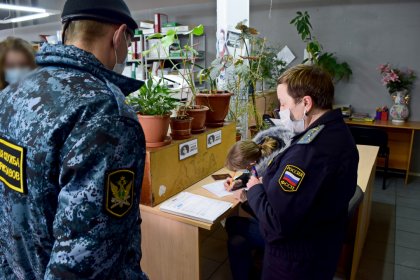 2,7 миллионов алиментных рублей взыскали приставы в Мурманской области