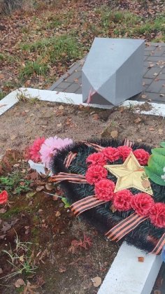 Опрокинули памятники на могилах воинских захоронений в Заозерске
