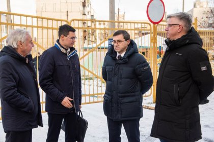 «Установлен высокий бордюрный камень, препятствующий выезду машин на пешеходную зону», - отметил Игорь Морарь.
