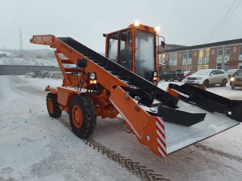 Новая снегоуборочная техника поступила в УДХ Мурманска