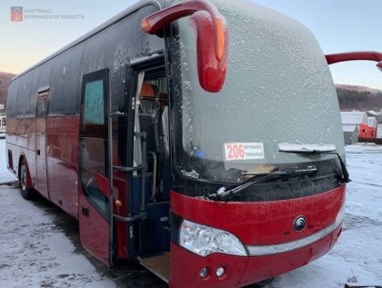 На новом автобусе будут возить в Териберку и Туманный