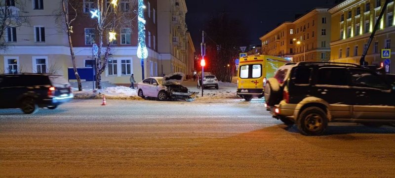 Ранены двое в аварии в центре Мурманска