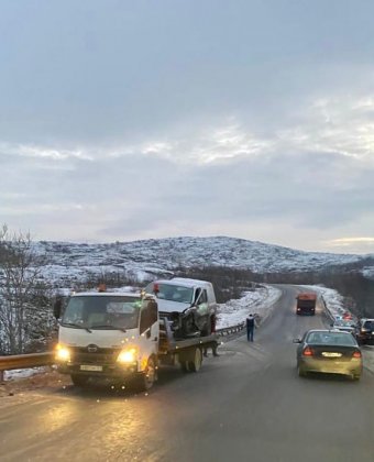 Водитель отказался дуть в «трубочку»: пострадали двое в аварии на печенгской трассе