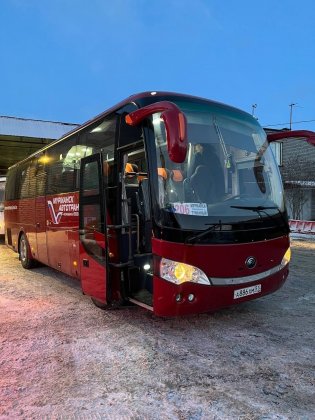 Новый автобус возит пассажиров из Мурманска в Туманный