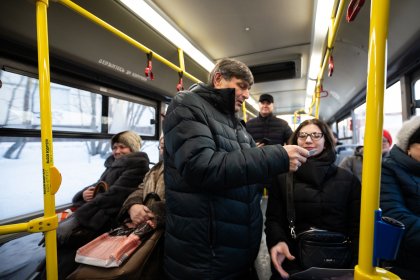 Юбилейными пассажирами мурманских троллейбусов стали две северянки