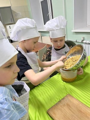 «Кулинарный бум» продолжается в приюте для детей «Берегиня» в Кильдинстрое